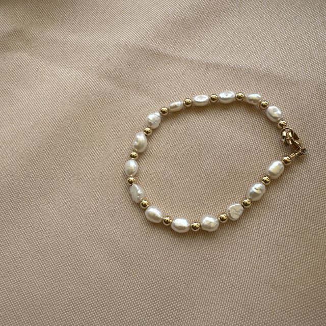 Fresh water pearl with gold filled bracelet